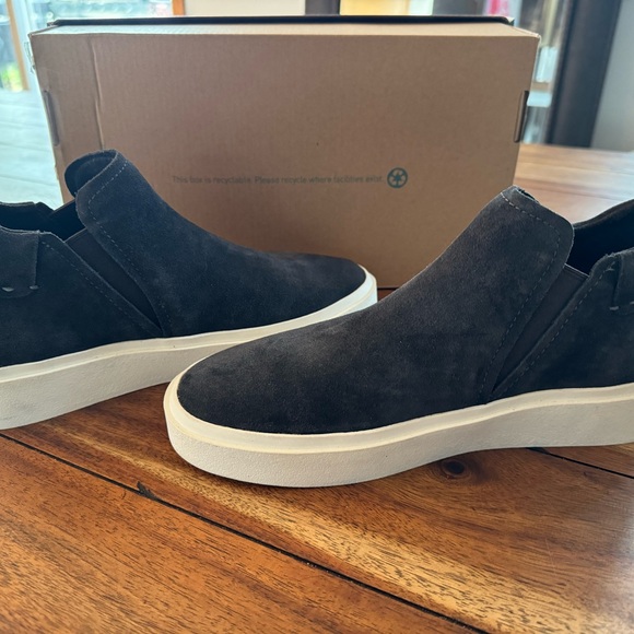 NWT Dolce Vita suede booties sz 7.5 gray - Picture 2 of 4